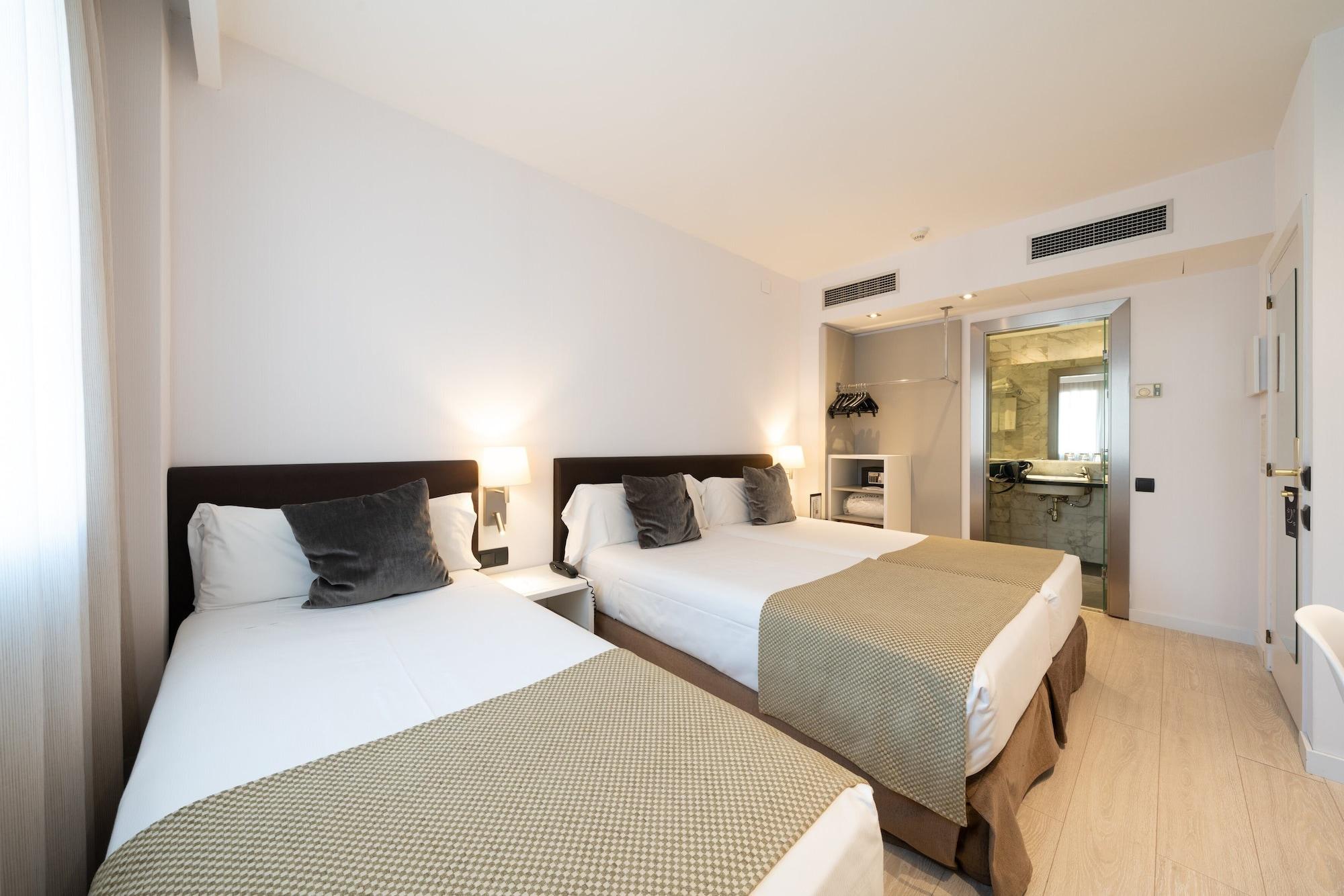 Catalonia Albeniz Hotel Barcelona Ngoại thất bức ảnh