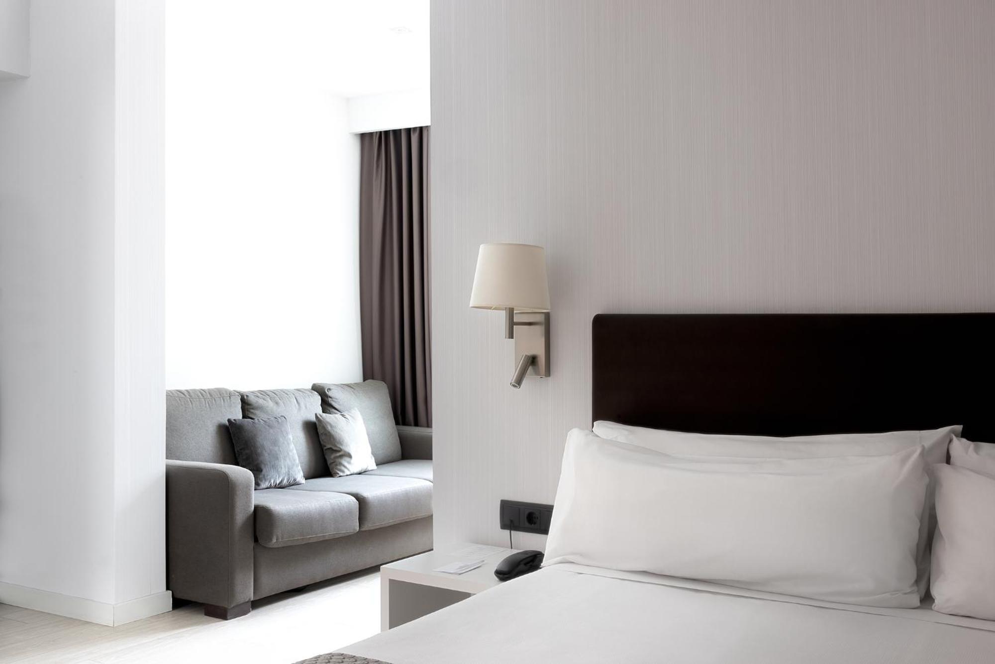 Catalonia Albeniz Hotel Barcelona Ngoại thất bức ảnh