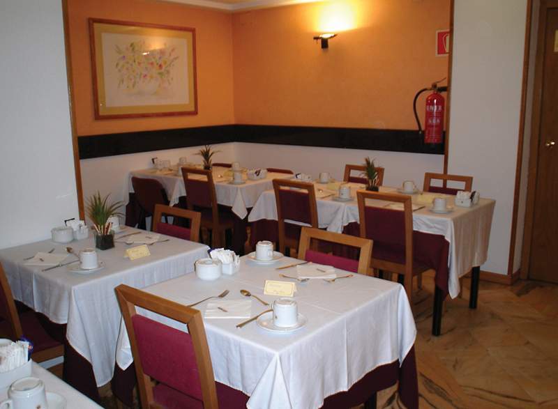 Catalonia Albeniz Hotel Barcelona Ngoại thất bức ảnh