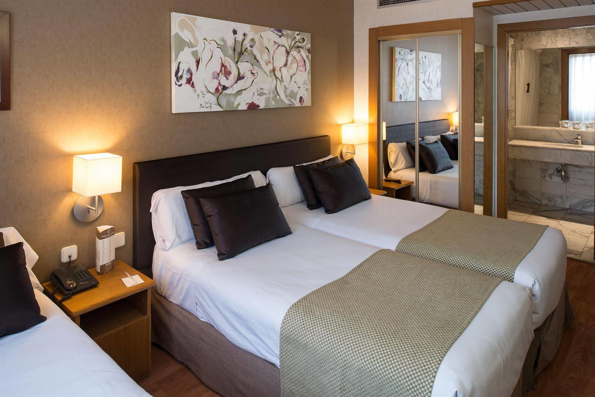 Catalonia Albeniz Hotel Barcelona Ngoại thất bức ảnh